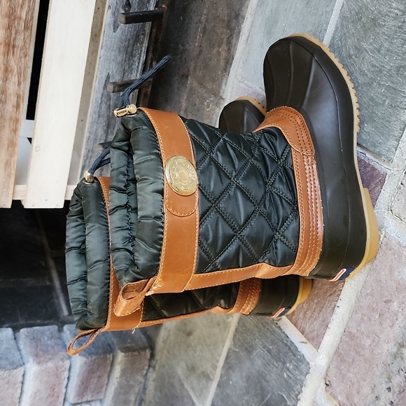 Tommy Hilfiger Size 8 Winter Boots - Picture 4 of 4